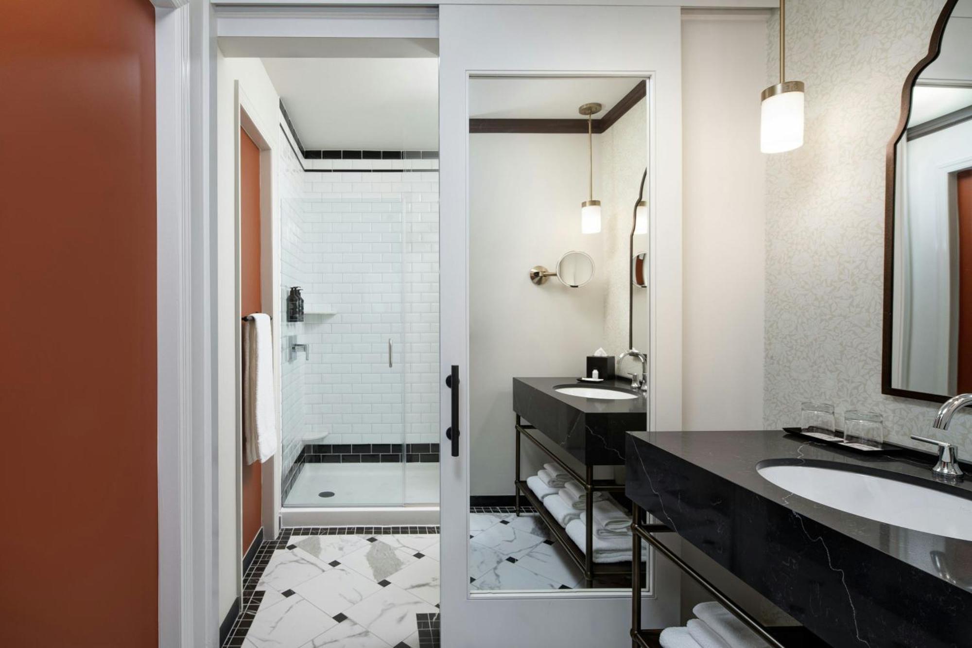David Whitney, Autograph Collection Hotel 4*